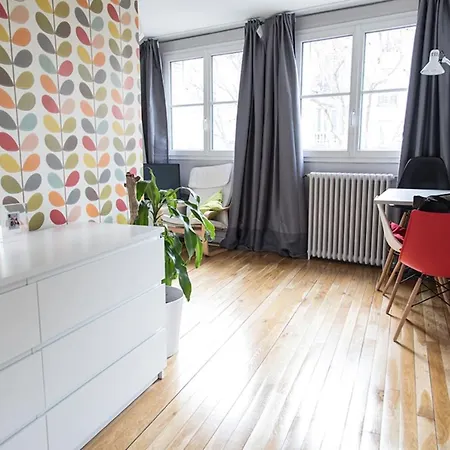 Superb Appt In The Batignolles District Париж